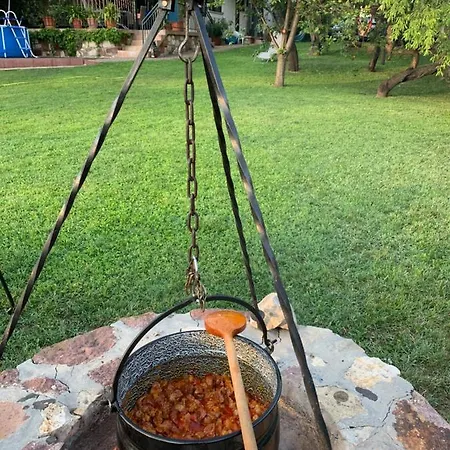 Mandula House
