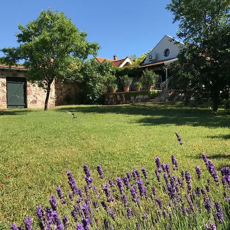 度假居 Mandula House