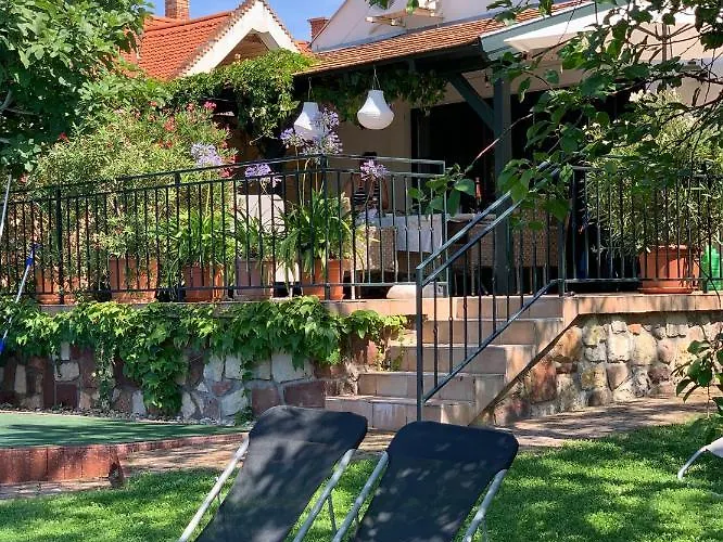 Mandula House Палознак