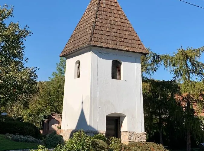 Mandula House