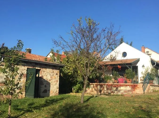 Mandula House