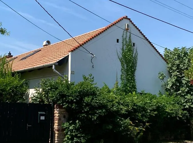 Дом отдыха Mandula House *