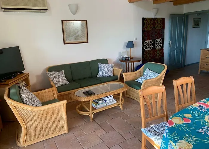Mandula House